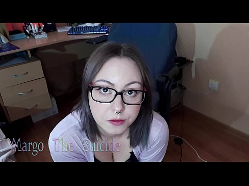 ❤️ Kynþokkafull stelpa með gleraugu sýgur dildó djúpt á myndavélinni Klám hjá okkur is.hentaiteca.ru